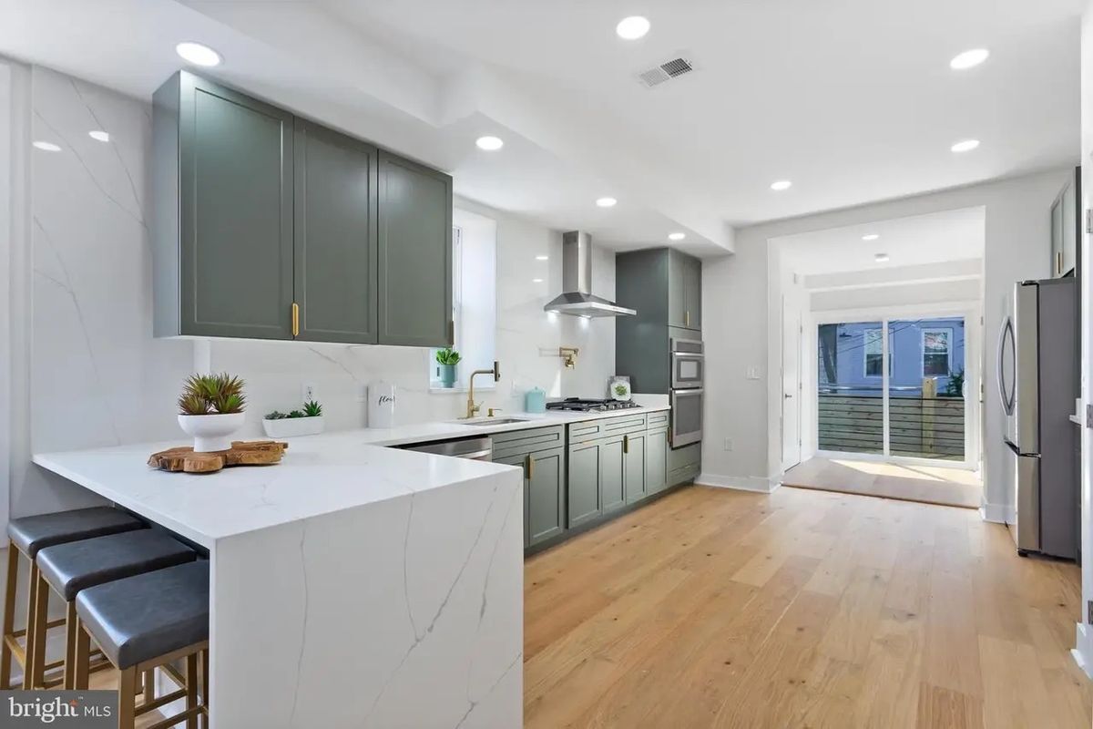 Building Photo - 116 Thomas St NW