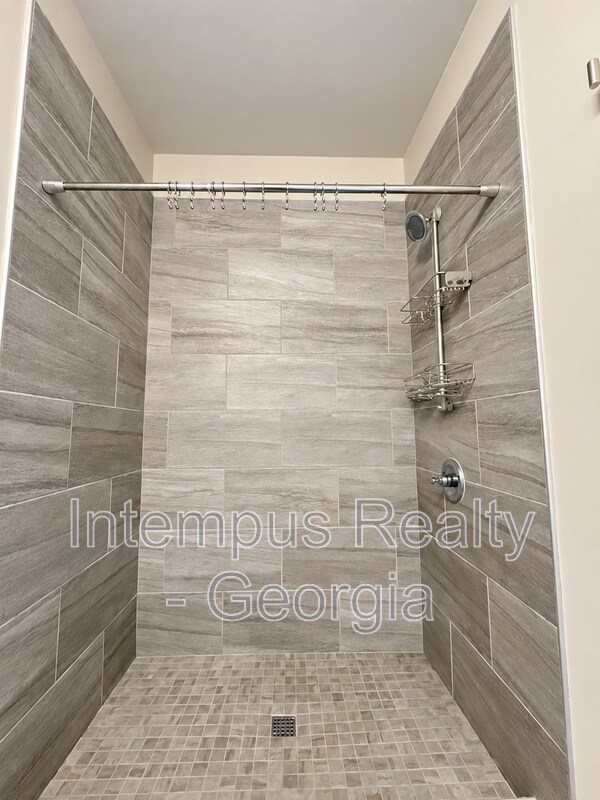 Building Photo - 1260 Stone Castle Cir