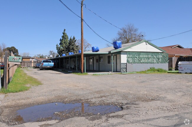 Primary Photo - 721 Erickson Ave