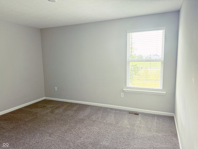 Building Photo - 7882 Villa Cir