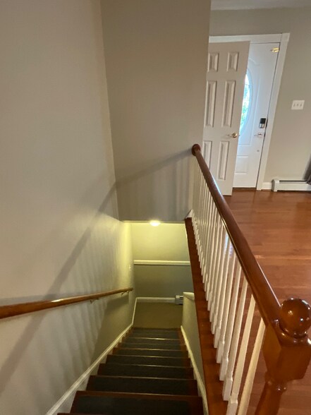 Building Photo - 5078 Broad Run Church Rd