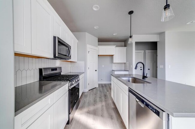 Building Photo - 13893 Little Rdg Ln