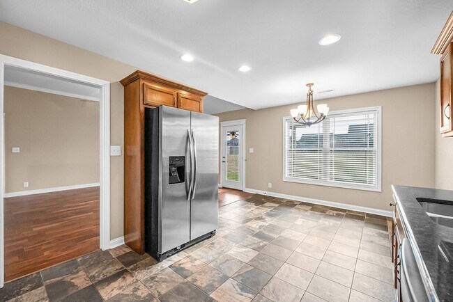 Building Photo - 1725 Autumnwood Blvd