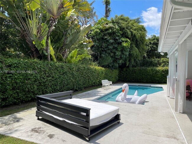 Building Photo - 1420 Baracoa Ave