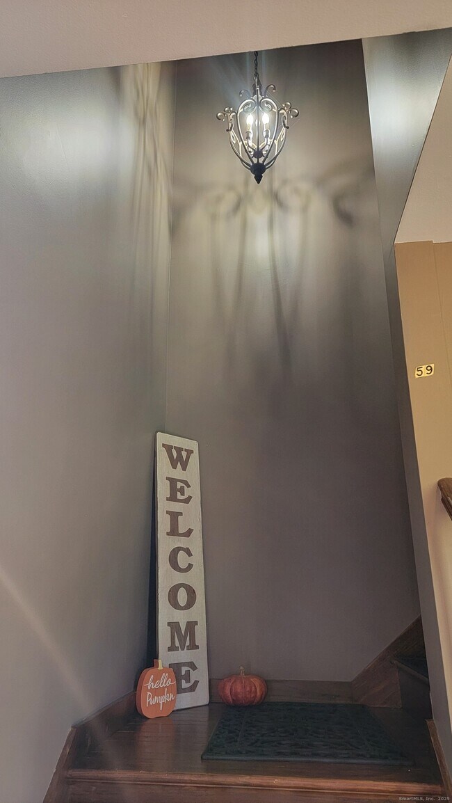 Building Photo - 59 View St