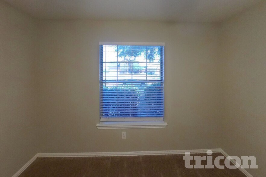 Building Photo - 3205 Silver Point Ct