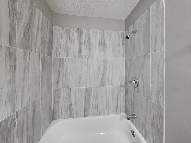 Building Photo - 8321 Beechwood Ct