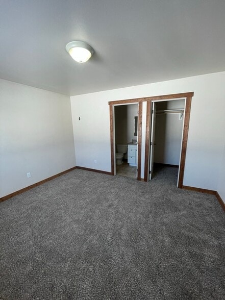 Building Photo - 1429 11th St W