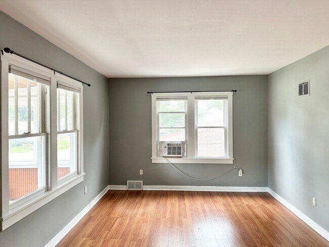 Building Photo - 718 Parkway Ave