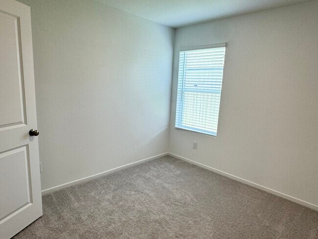 Building Photo - 31516 Pianella Ln