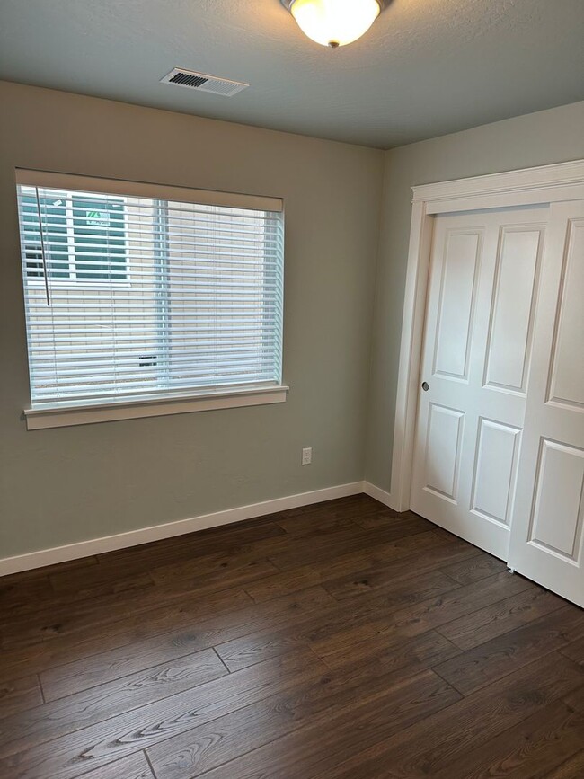 Building Photo - Brand new Medford Duplex for Rent!