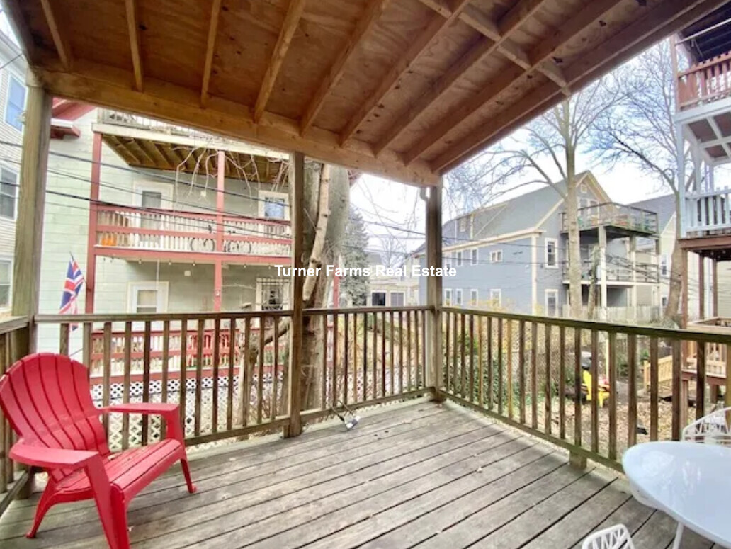 Building Photo - 53 Hillside St