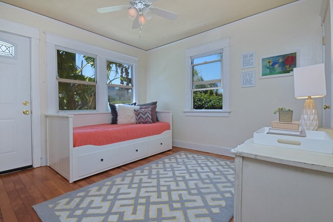 Building Photo - 10633 Chiquita St