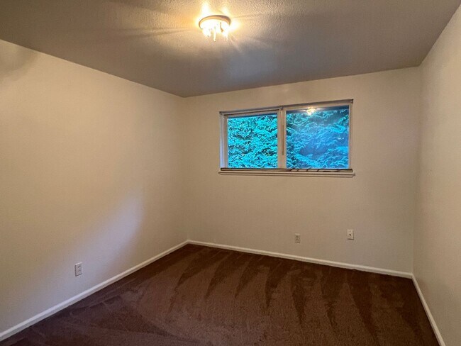 Building Photo - Harvey Development Duplex