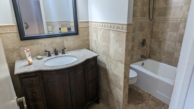 Building Photo - 7002 Kennedy Blvd E