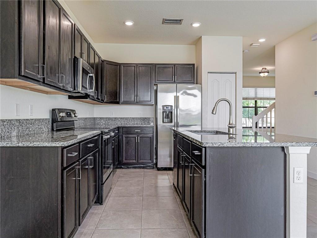 Building Photo - 10092 W Villa Cir