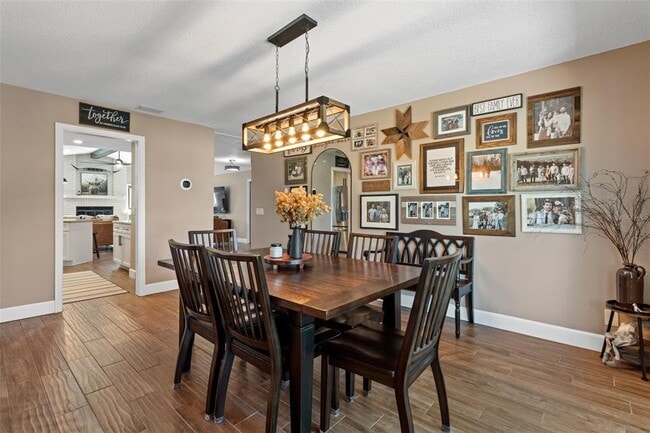 Building Photo - 10911 Victoria Arbor Way