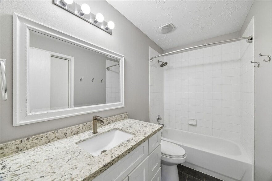 Building Photo - 21211 Grand Linden Ct