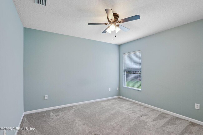 Building Photo - 562 S Aberdeenshire Dr