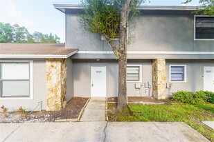 Building Photo - 10125 Lake Oak Cir