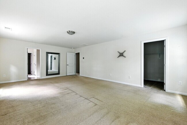 Building Photo - 8120 Fairmont Dr