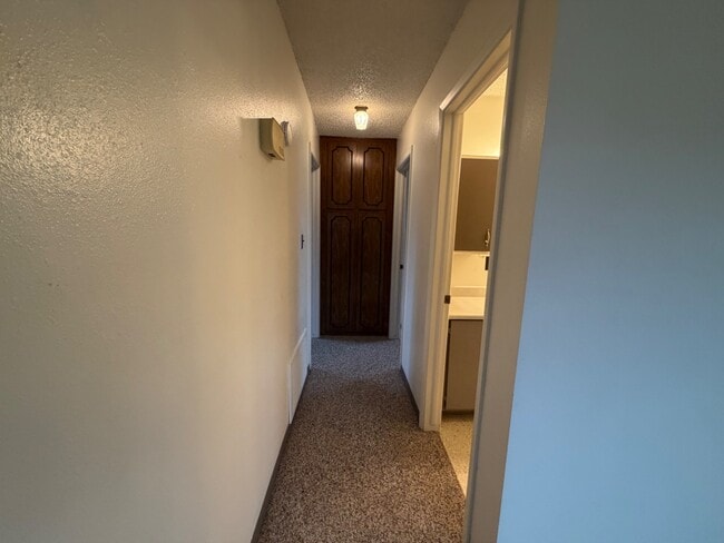 Building Photo - 443 Judith Rd