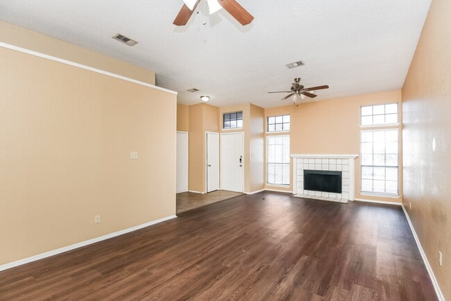 Building Photo - 2521 Galemeadow Dr