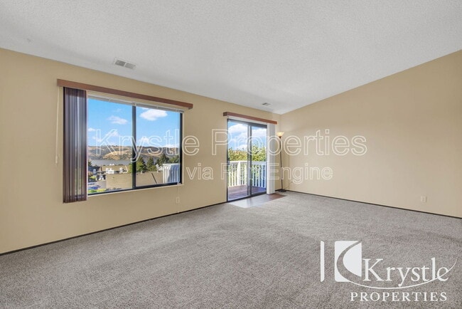 Building Photo - 2261 Clearview Cir