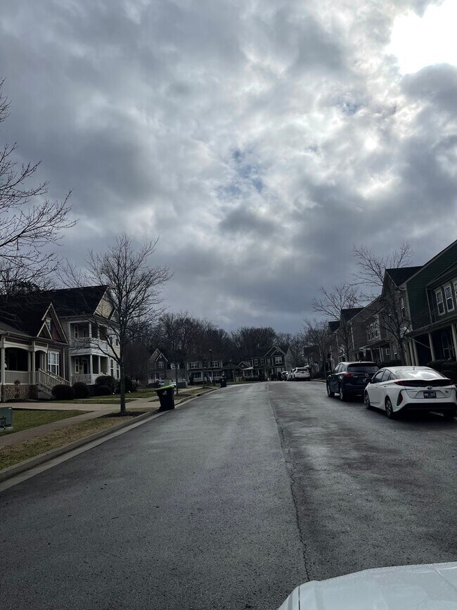 Building Photo - Lenox Village!