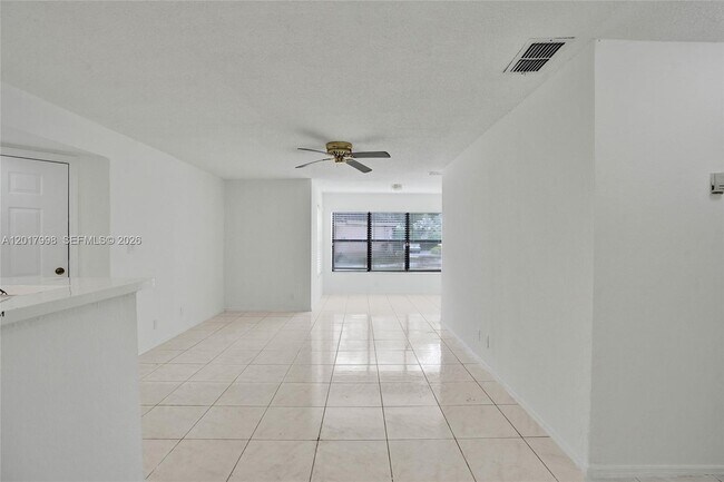 Building Photo - 2866 S University Dr