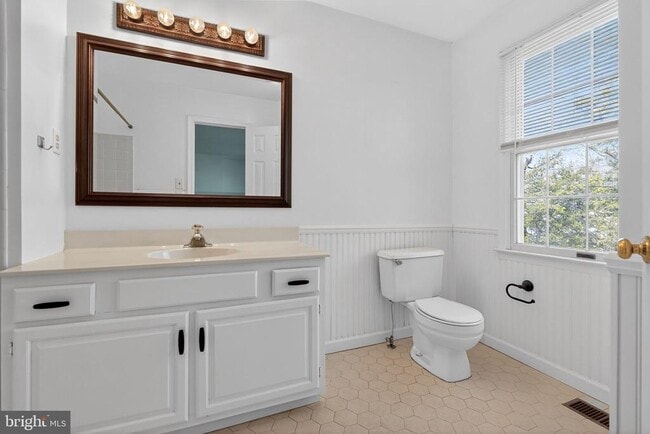 Building Photo - 219 Heather Ct