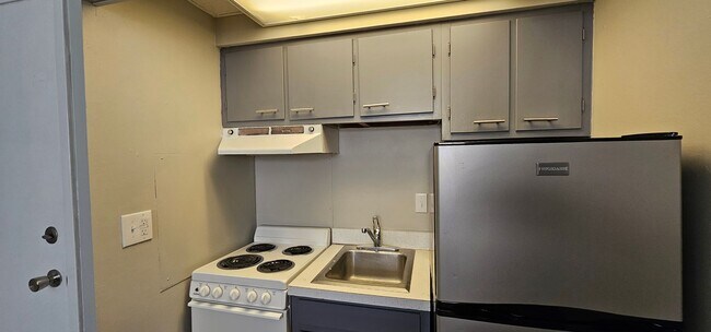 Building Photo - 1266 Westcliff Ct