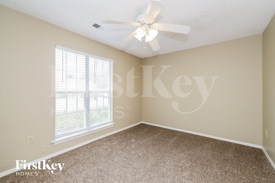 Building Photo - 7602 Iris Dr