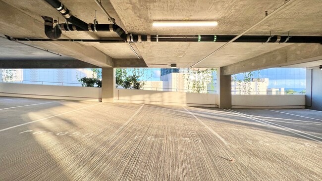 Building Photo - HIGH FLOOR 1BD UNIT AT THE LUXURIOUS KOULA...