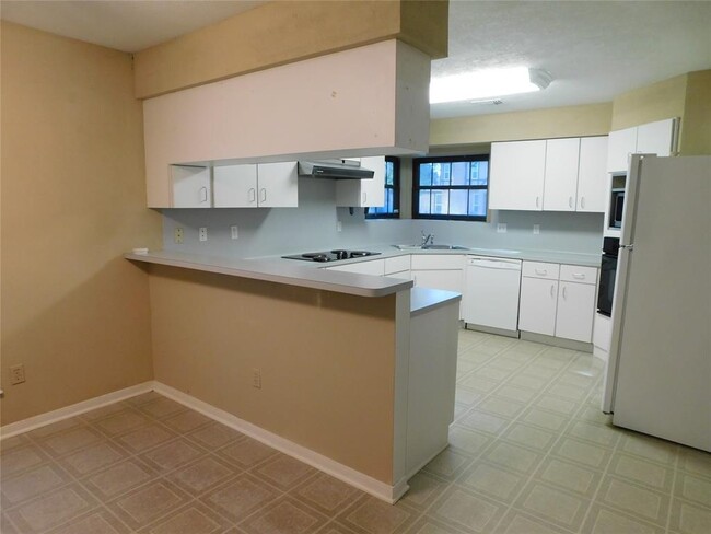 Building Photo - 2711 River Birch Dr