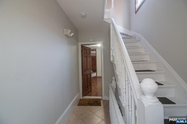 Building Photo - 756 S 17th St