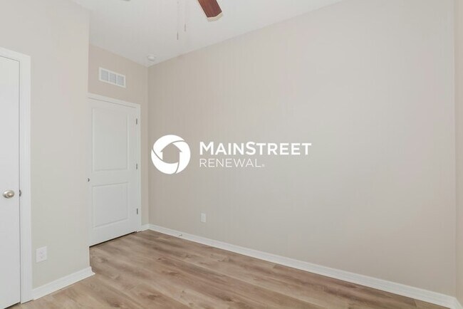 Building Photo - 3 Bedroom Pet-Friendly Home in St. Cloud, FL with Main Street Renewal