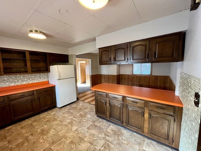 Building Photo - 911 N Center St