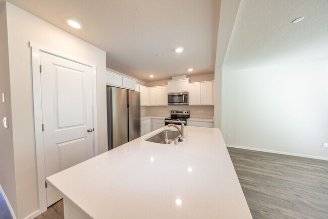 Building Photo - Brand New! - 3 Bedroom Townhome in Brush P...