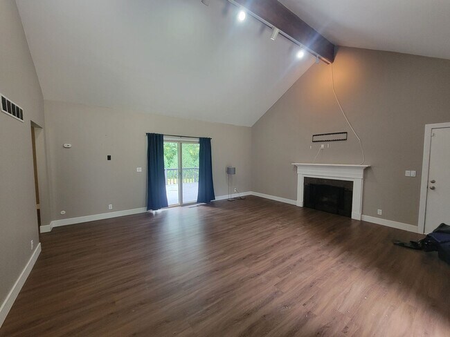 Building Photo - 6229 N Post Oak Rd