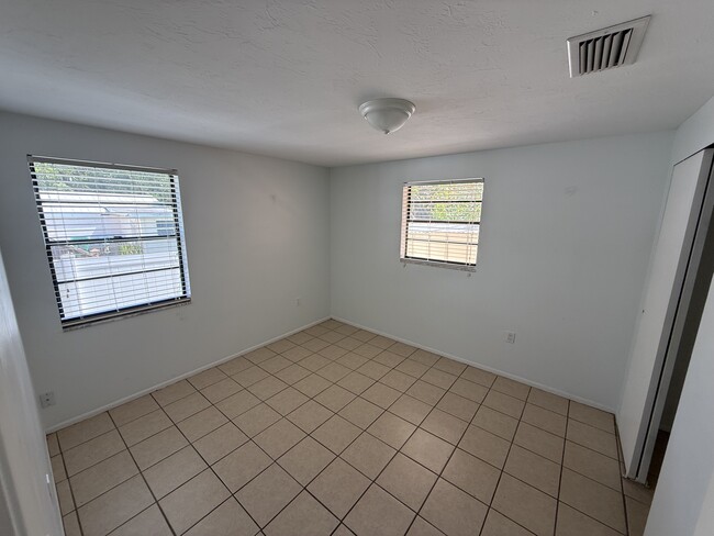 Building Photo - 1211 4th St W