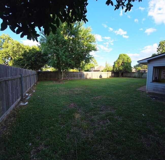 Building Photo - 6213 W Oxbow Loop