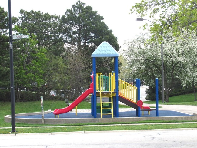 Building Photo - 112 Sarahs Grove Ln