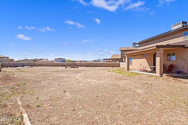 Building Photo - 12000 Prairie Ridge St