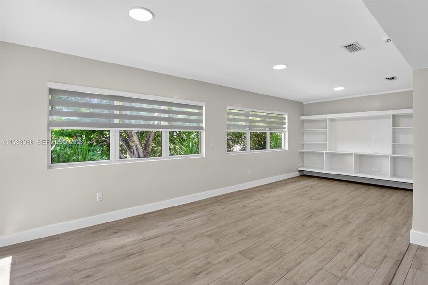 Building Photo - 6090 SW 63rd Ave