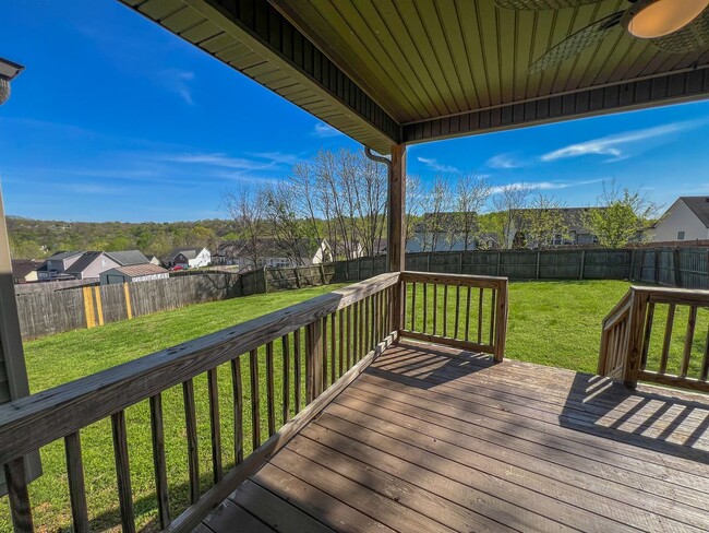 Building Photo - Gorgeous Single-Family--Fenced Backyard and Bonus Room!