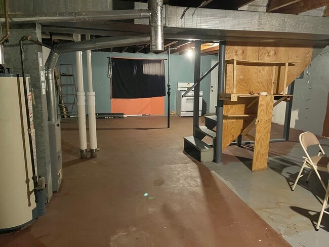 Building Photo - 10002 Livingston Ave