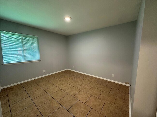Building Photo - 10606 Topperwein Dr