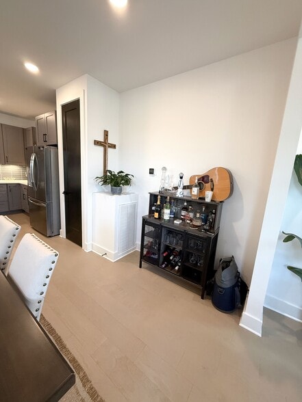 Building Photo - 2010 14th Ave N