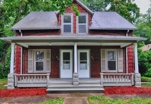 Building Photo - 219 N Magnolia Ave